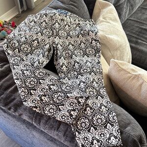 Old Navy Black and White Paisley Print Skirt